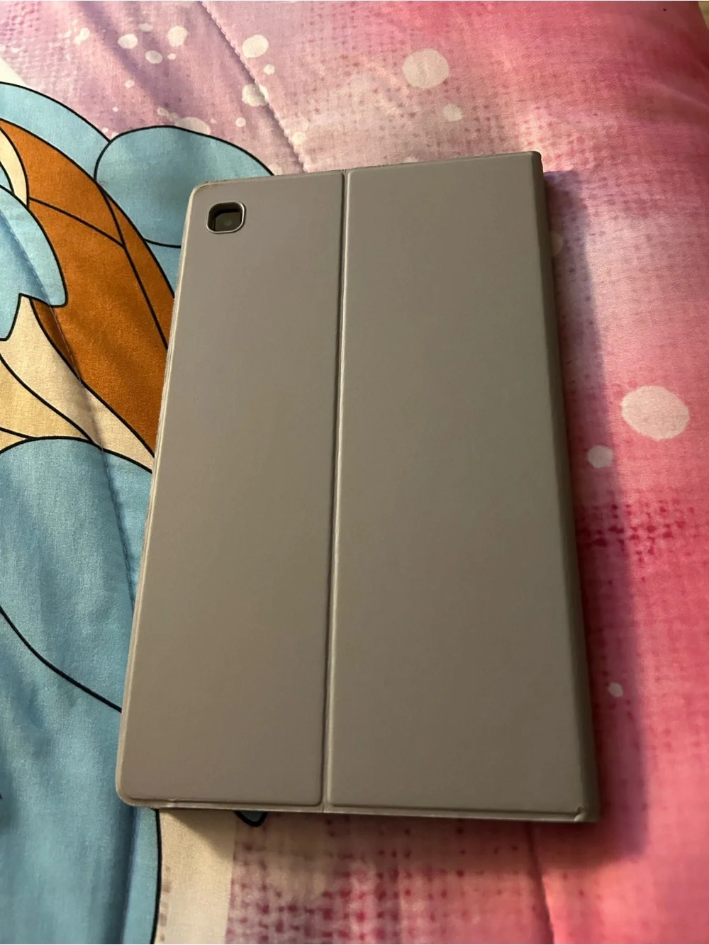 Samsung White Tablet with White Slim Cover